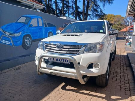 2013-Toyota-Hilux-30-D-4D-Raider-Raised-Body-Double-Cab_0