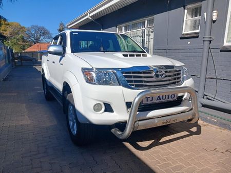 2013-Toyota-Hilux-30-D-4D-Raider-Raised-Body-Double-Cab_2