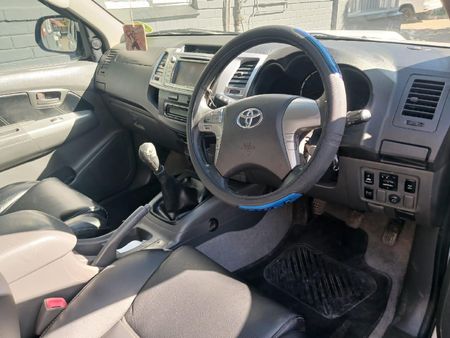 2013-Toyota-Hilux-30-D-4D-Raider-Raised-Body-Double-Cab_7