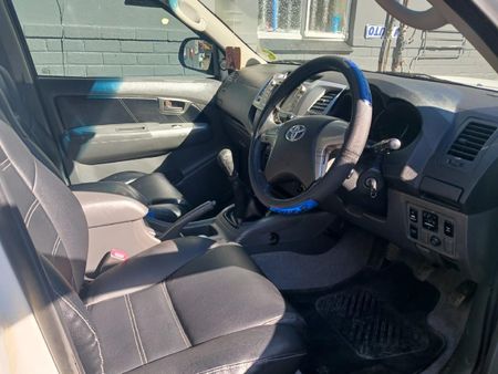 2013-Toyota-Hilux-30-D-4D-Raider-Raised-Body-Double-Cab_8