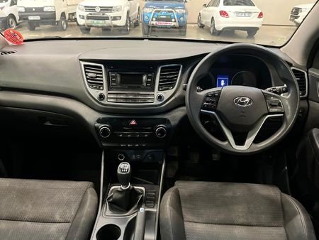 2017-Hyundai-Tucson-20-Premium_9