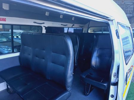 2019-Toyota-Quantum-27-14-seat_9