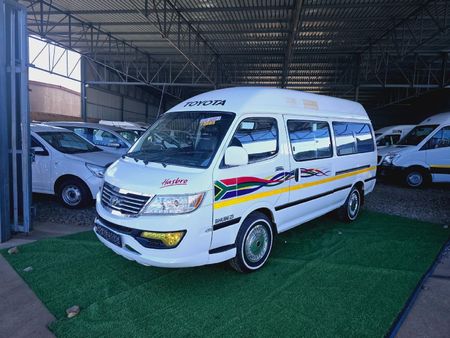 2019-Toyota-Quantum-27-14-seat_1
