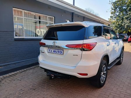 2019-Toyota-Fortuner-28-GD-6-4x4-Auto_2