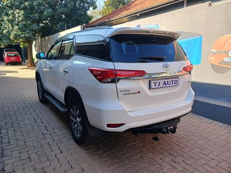2019-Toyota-Fortuner-28-GD-6-4x4-Auto_3