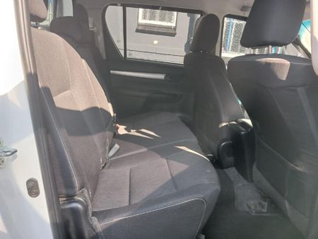 2022-Toyota-Hilux-24-GD-6-Raider-4x4-Double-Cab_10