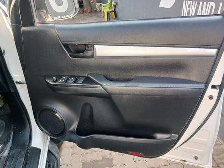 2022-Toyota-Hilux-24-GD-6-Raider-4x4-Double-Cab_11