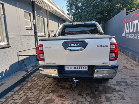 2022-Toyota-Hilux-24-GD-6-Raider-4x4-Double-Cab_3