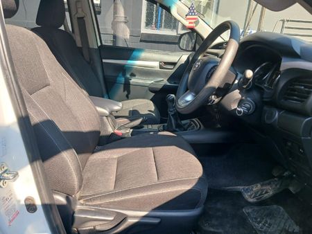 2022-Toyota-Hilux-24-GD-6-Raider-4x4-Double-Cab_8