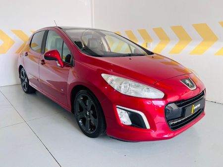 2013-Peugeot-308-GTi_0