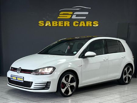 2016-Volkswagen-Golf-VII-GTI-20-TSI-Auto_0