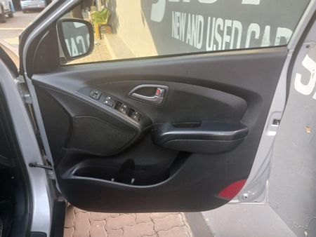 2015-Hyundai-ix35-20-Premium_12