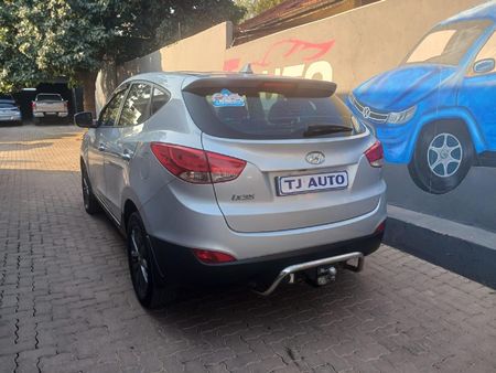 2015-Hyundai-ix35-20-Premium_4