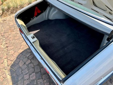 1982-BMW-5-Series-518i_11