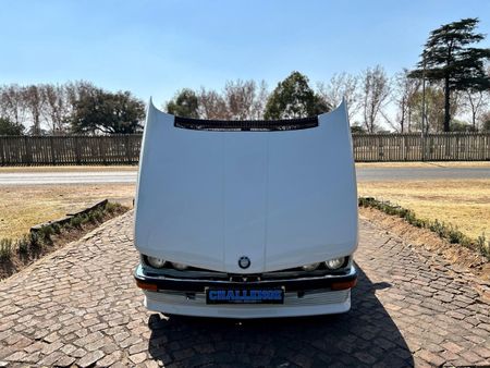 1982-BMW-5-Series-518i_17