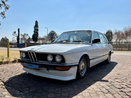 1982-BMW-5-Series-518i_2