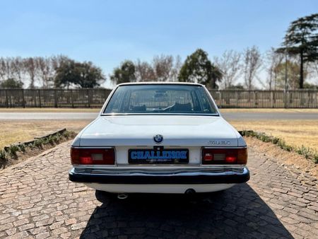 1982-BMW-5-Series-518i_4