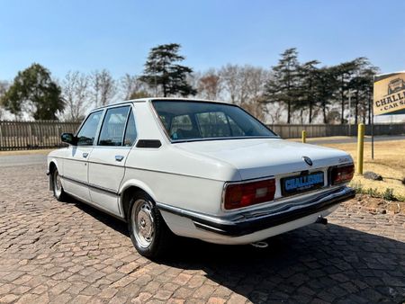 1982-BMW-5-Series-518i_5