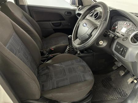 2008-Ford-Fiesta-14i-5-dr_9