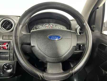 2008-Ford-Fiesta-14i-5-dr_11