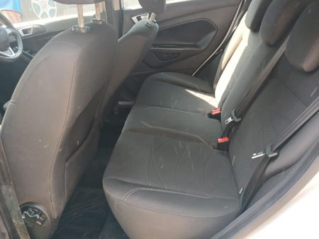 2015-Ford-Fiesta-14-Ambiente-5-dr_10