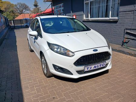 2015-Ford-Fiesta-14-Ambiente-5-dr_2