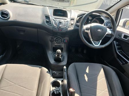 2015-Ford-Fiesta-14-Ambiente-5-dr_8
