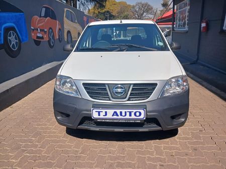 2023-Nissan-NP200-16_1