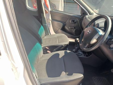 2023-Nissan-NP200-16_8