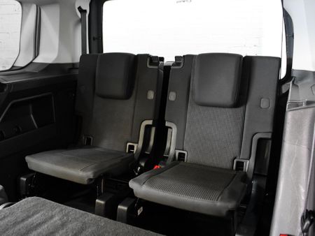 2022-Volkswagen-Caddy-Kombi-16i-7-seat_9