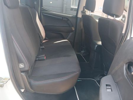 2021-Isuzu-D-Max-250-HO-Hi-Rider-Double-Cab_9