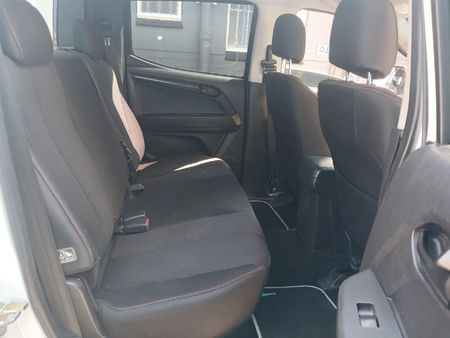 2021-Isuzu-D-Max-250-HO-Hi-Rider-Double-Cab_10