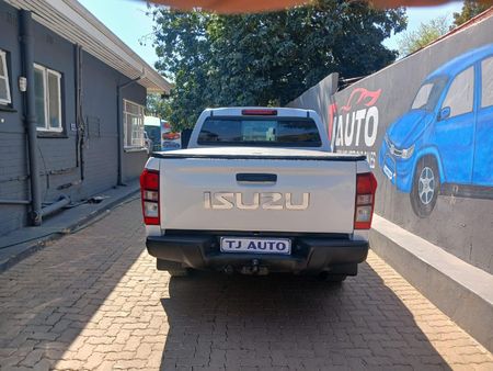 2021-Isuzu-D-Max-250-HO-Hi-Rider-Double-Cab_3