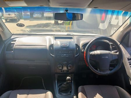 2021-Isuzu-D-Max-250-HO-Hi-Rider-Double-Cab_8