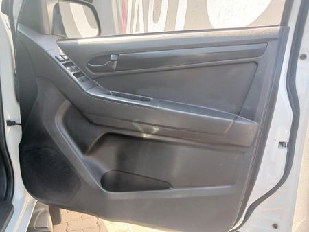2017-Toyota-Hilux-24-GD-6-Raised-Body-SRX-Single-Cab_9