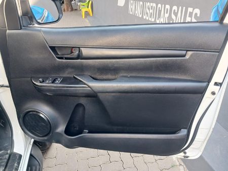 2017-Toyota-Hilux-24-GD-6-Raised-Body-SRX-Single-Cab_10