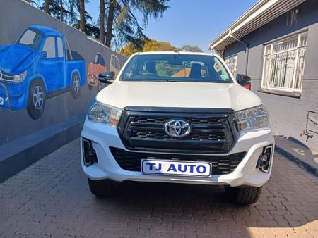 2017-Toyota-Hilux-24-GD-6-Raised-Body-SRX-Single-Cab_2