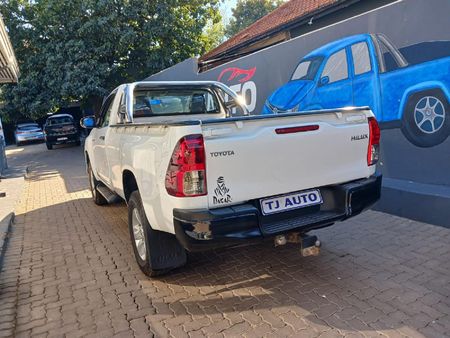 2017-Toyota-Hilux-24-GD-6-Raised-Body-SRX-Single-Cab_5