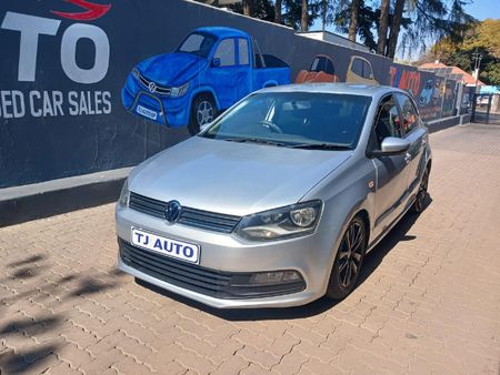2020-Volkswagen-Polo-Vivo-14-Comfortline-5-dr_0