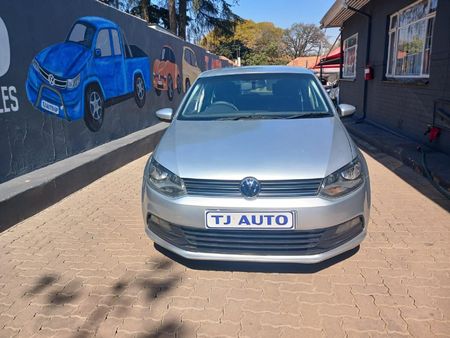 2020-Volkswagen-Polo-Vivo-14-Comfortline-5-dr_1
