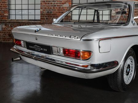 1969-BMW-2000-CS_4