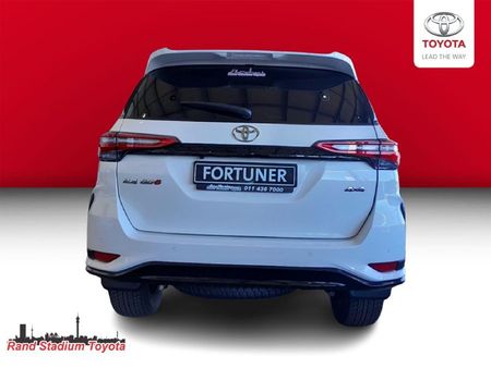 2024-Toyota-Fortuner-24-GD-6-4x4-Auto_2