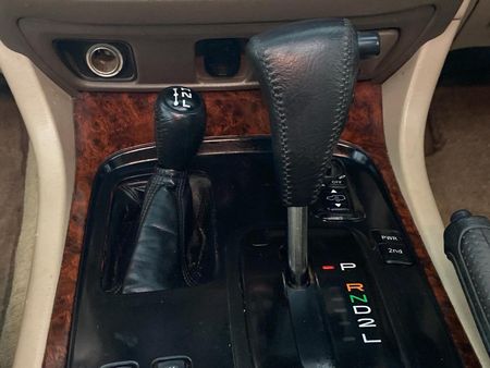 2001-Toyota-Land-Cruiser-100-V8-VX_10