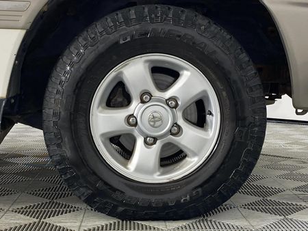 2001-Toyota-Land-Cruiser-100-V8-VX_5