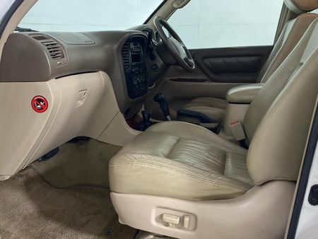 2001-Toyota-Land-Cruiser-100-V8-VX_8