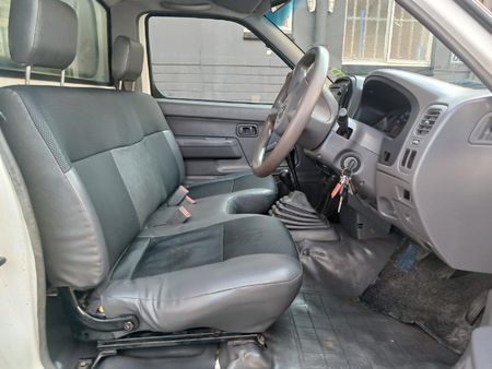 2013-Nissan-NP300-24i-Hi-Rider-4x4-Double-Cab_6