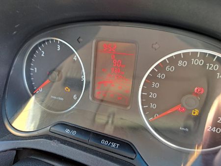 2015-Volkswagen-Amarok-20-TDI-Trendline-103kW-Double-Cab_12