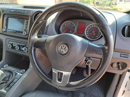 2015-Volkswagen-Amarok-20-TDI-Trendline-103kW-Double-Cab_8