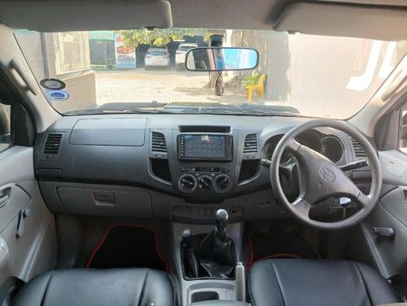 2007-Toyota-Hilux-30-D-4D-Raider-4x4-Double-Cab_7