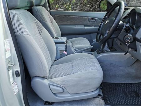 2009-Toyota-Hilux-27-VVTi-Raider-Raised-Body-Single-Cab_14